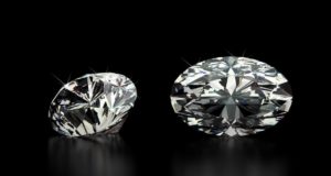 Top face and side view of a princess cut diamond 