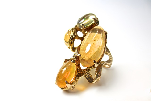 Yellow gemstone