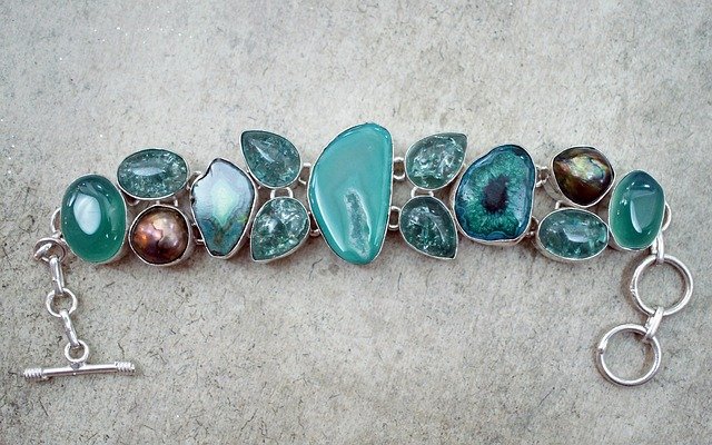 Blue Gemstones in a necklass