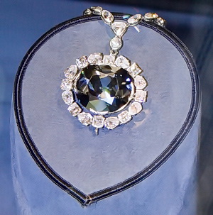 Hope Diamond in a Necklass